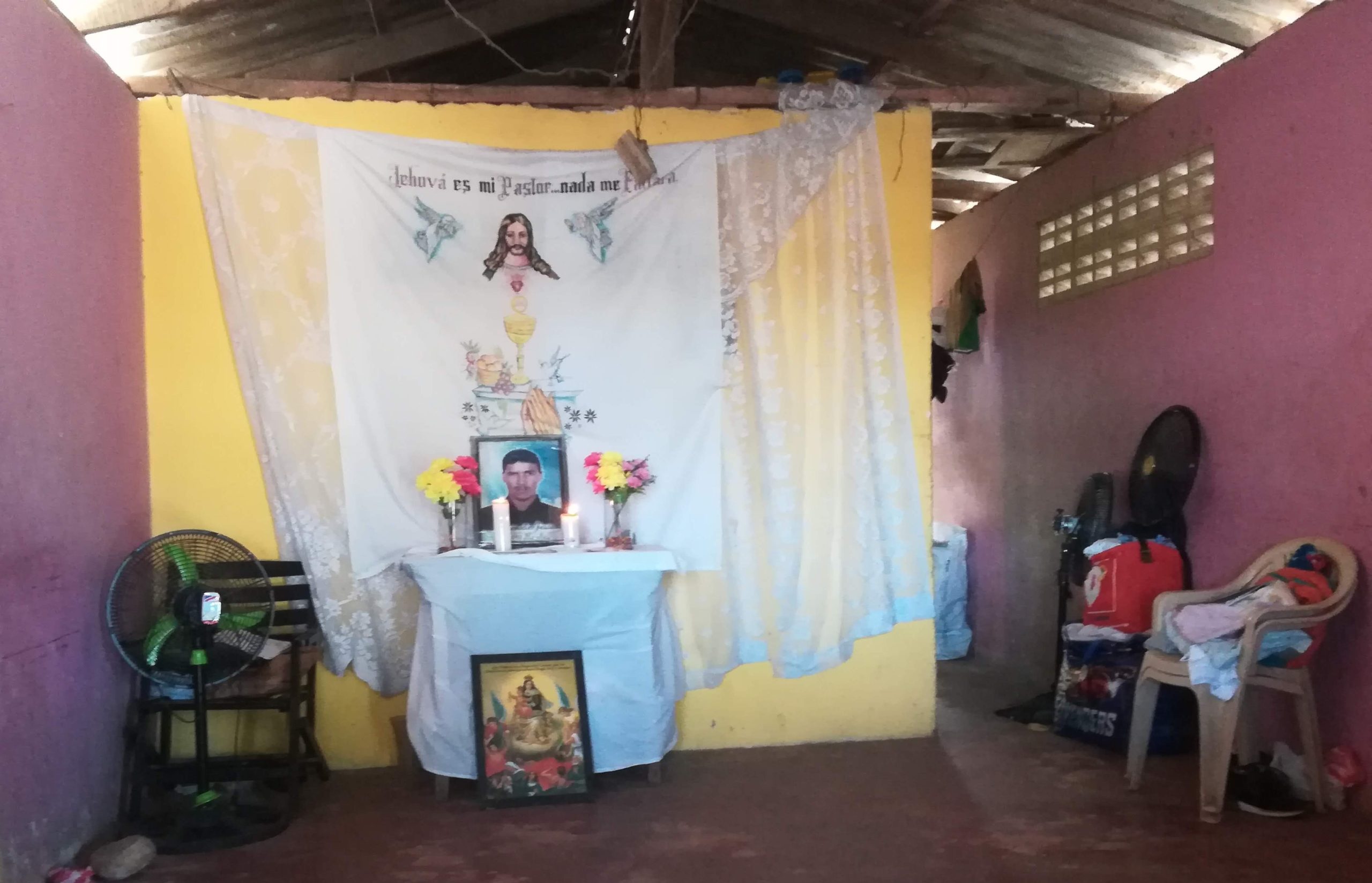 Wilton Orrego, altar en su casa después de su asesinato